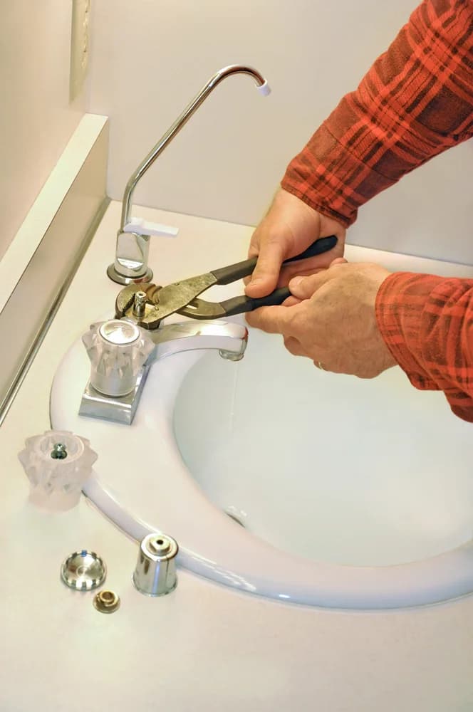 Kleinreparatur in der Wohnung – Wasserhahn reparieren